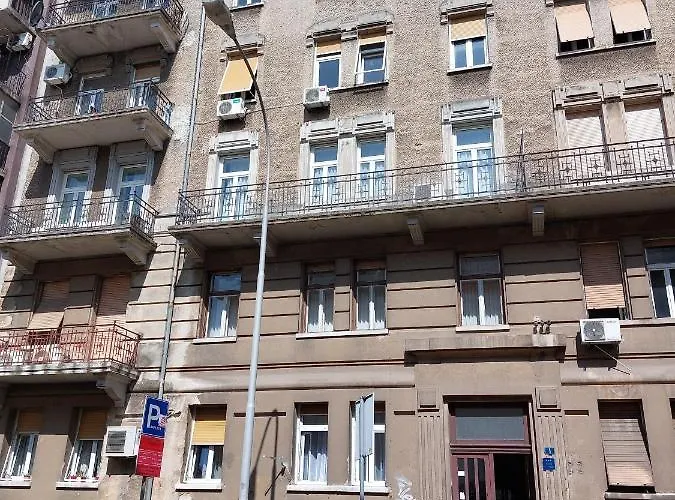 Lorenzo Apartment *